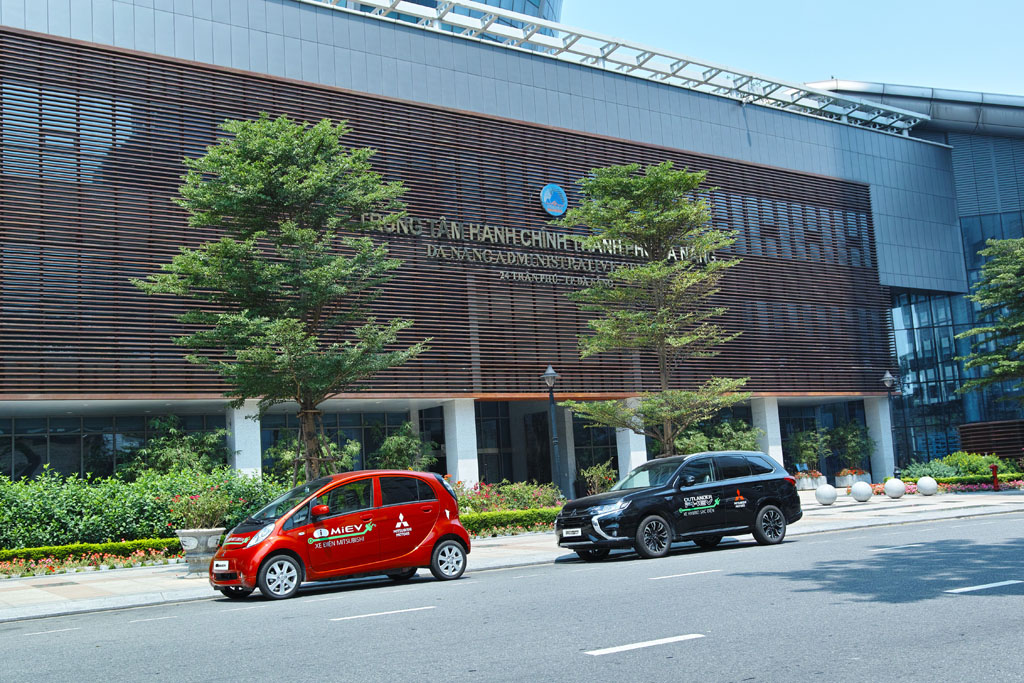 Mitsubishi Motors bàn giao xe điện đến TP. Đà Nẵng