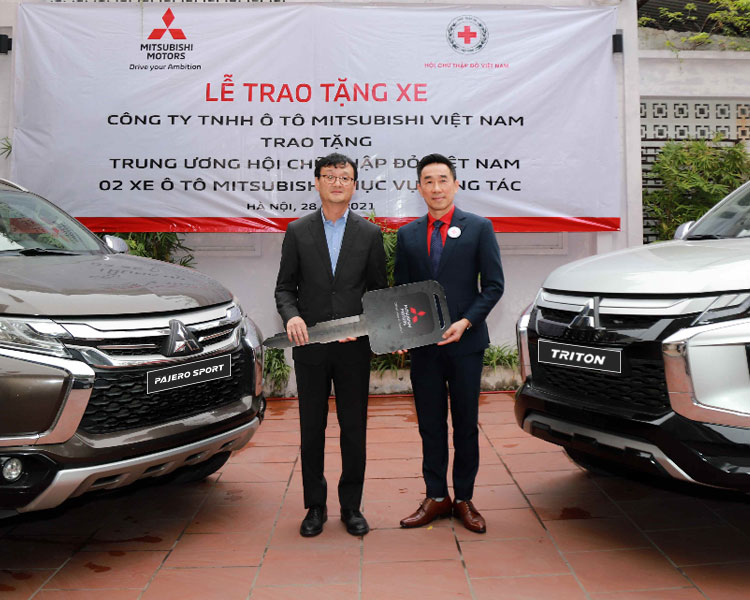 Công ty TNHH Ô tô Mitsubishi Việt Nam trao tặng Hội Chữ thập đỏ Việt Nam 2 xe ô tô đã qua sử dụng